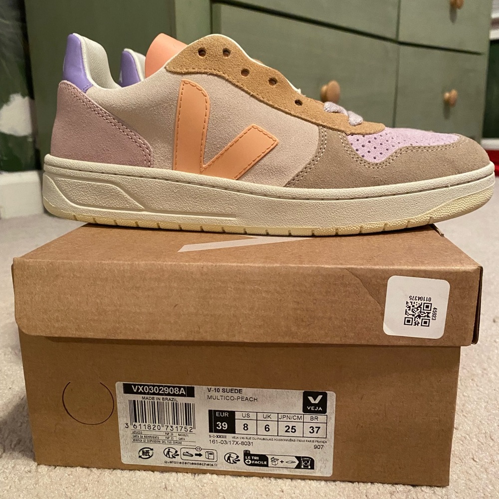 Veja V-10 Suede Sneaker